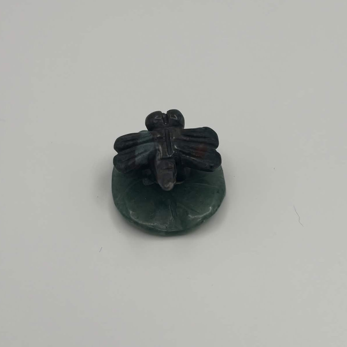 Moss Agate Dragonfly on Green Aventurine Leaf – Natural Stone Carving (CR-DF10)