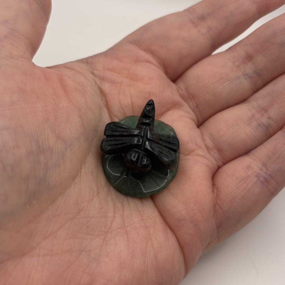 Moss Agate Dragonfly on Green Aventurine Leaf – Natural Stone Carving (CR-DF11)