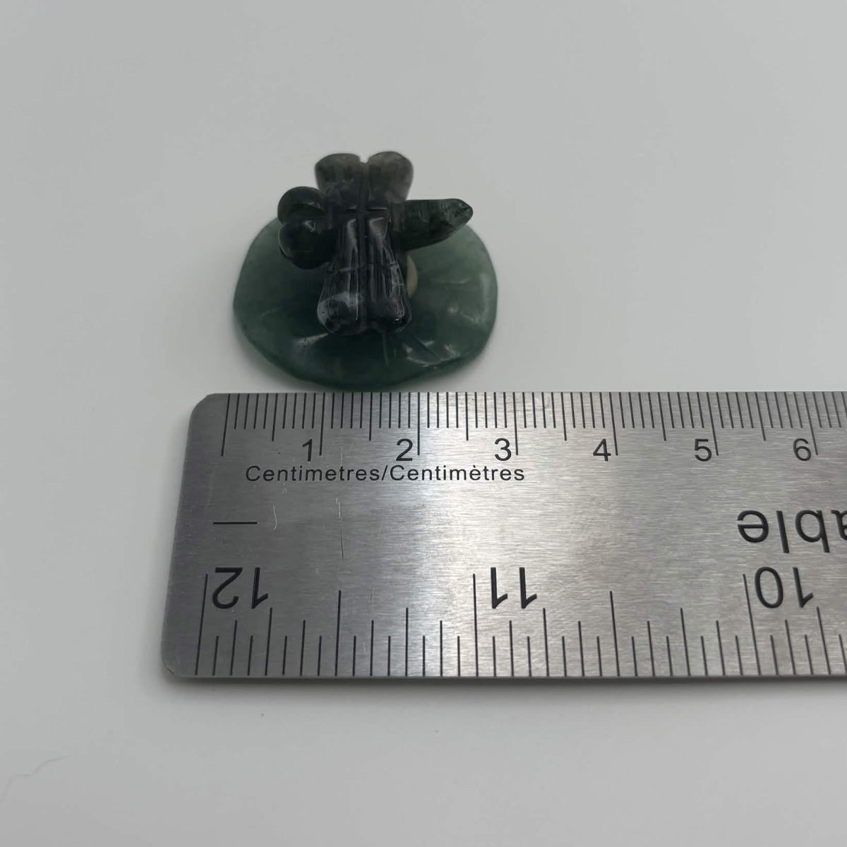 Moss Agate Dragonfly on Green Aventurine Leaf – Natural Stone Carving (CR-DF12)