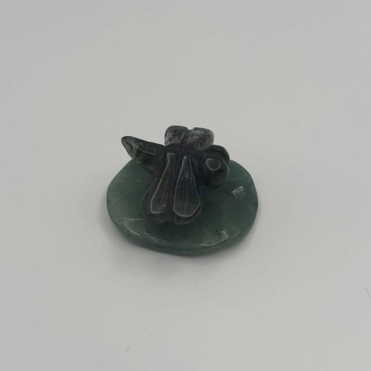 Moss Agate Dragonfly on Green Aventurine Leaf – Natural Stone Carving (CR-DF12)