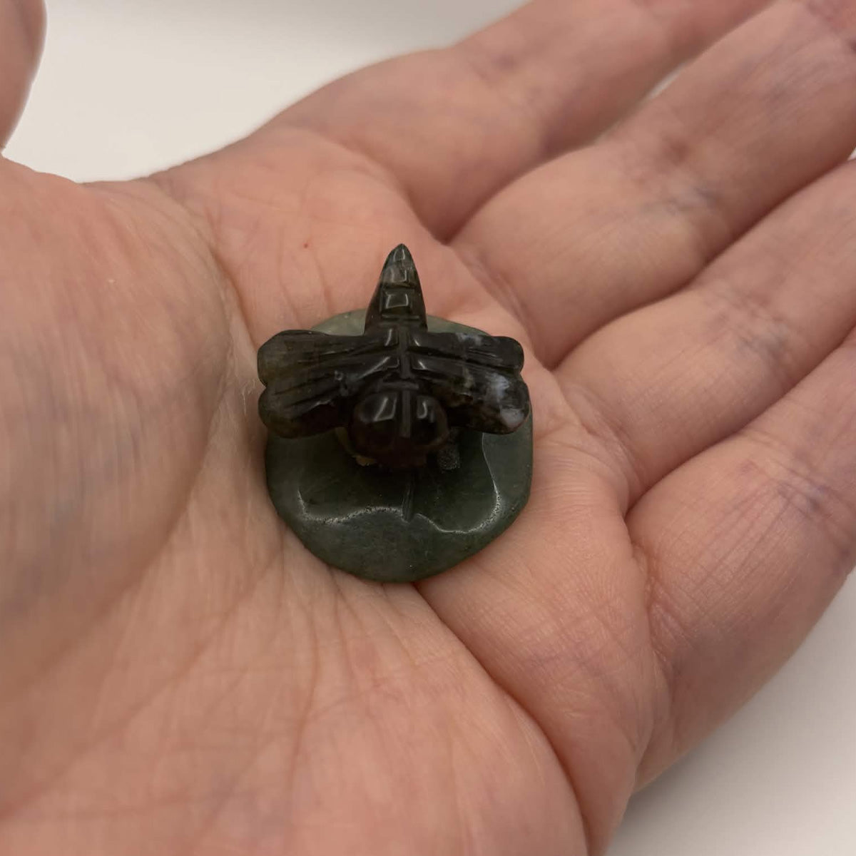 Moss Agate Dragonfly on Green Aventurine Leaf – Natural Stone Carving (CR-DF12)