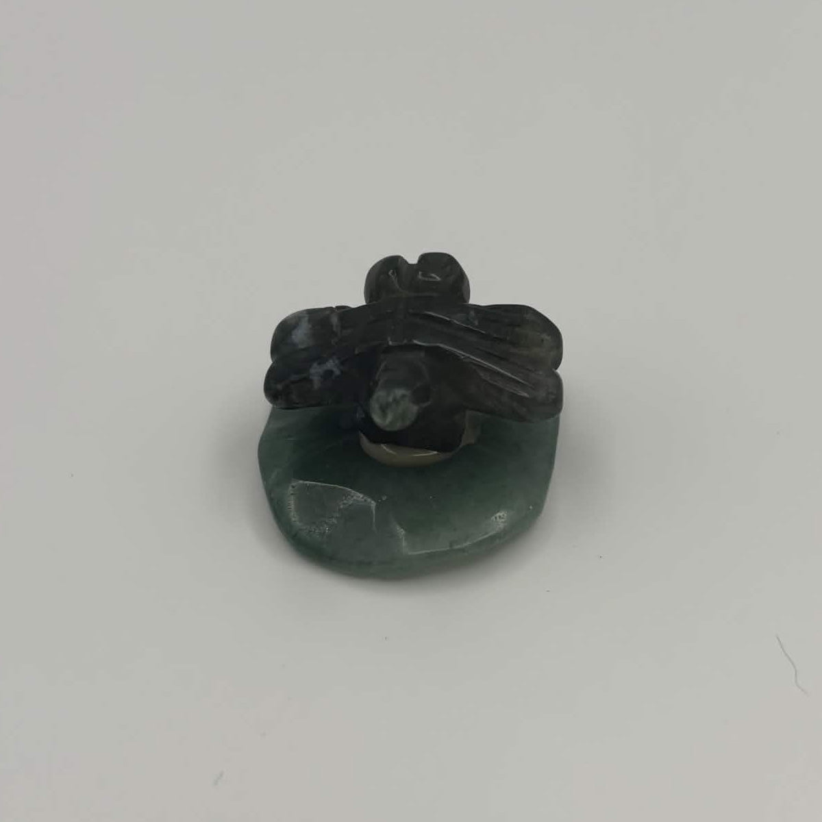 Moss Agate Dragonfly on Green Aventurine Leaf – Natural Stone Carving (CR-DF12)