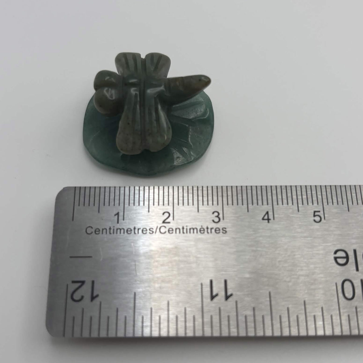 Moss Agate Dragonfly on Green Aventurine Leaf – Natural Stone Carving (CR-DF13)