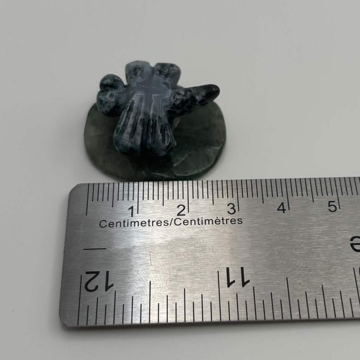 Moss Agate Dragonfly on Green Aventurine Leaf – Natural Stone Carving (CR-DF5)