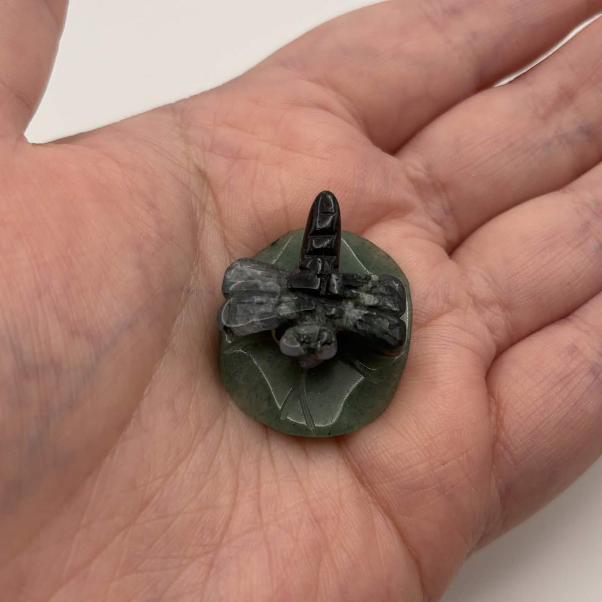 Moss Agate Dragonfly on Green Aventurine Leaf – Natural Stone Carving (CR-DF6)