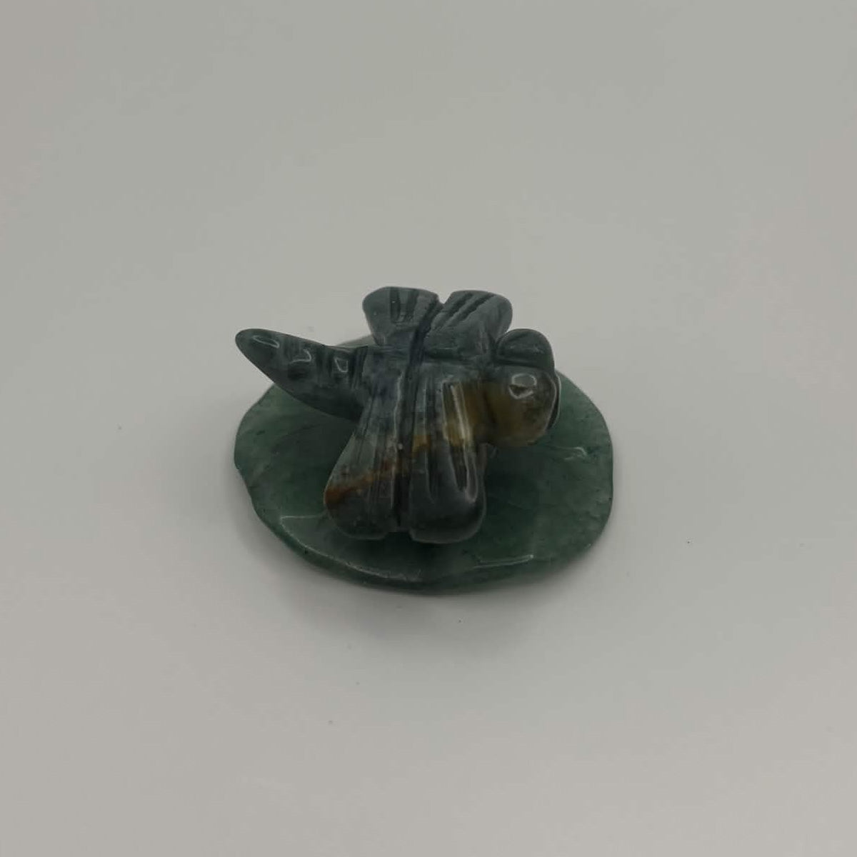 Moss Agate Dragonfly on Green Aventurine Leaf – Natural Stone Carving (CR-DF7)