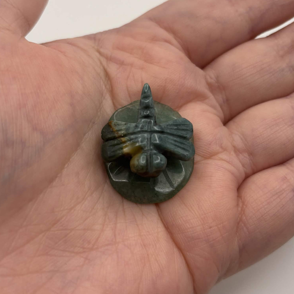 Moss Agate Dragonfly on Green Aventurine Leaf – Natural Stone Carving (CR-DF7)