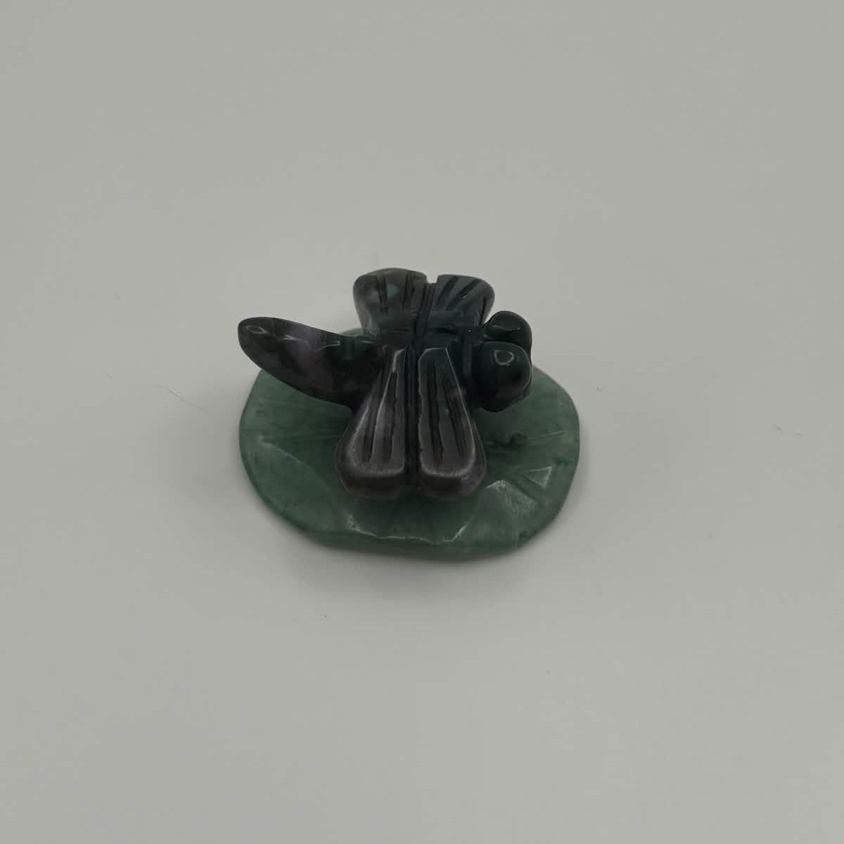 Moss Agate Dragonfly on Green Aventurine Leaf – Natural Stone Carving (CR-DF8)
