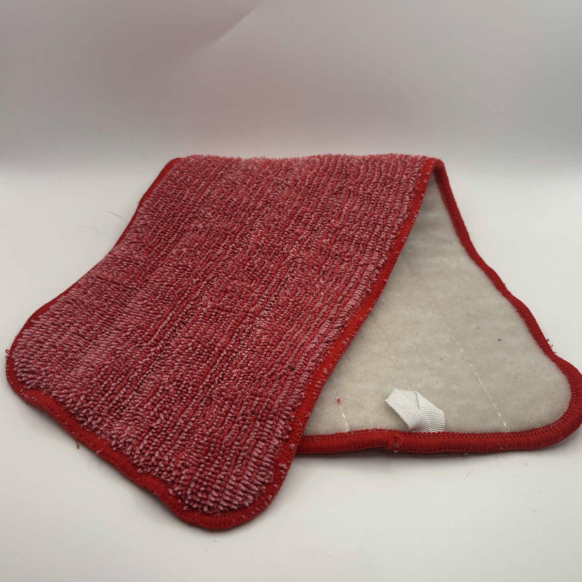 Rubbermaid Reveal 1M19 Microfiber Wet Mop Pad — Red — 16.5"