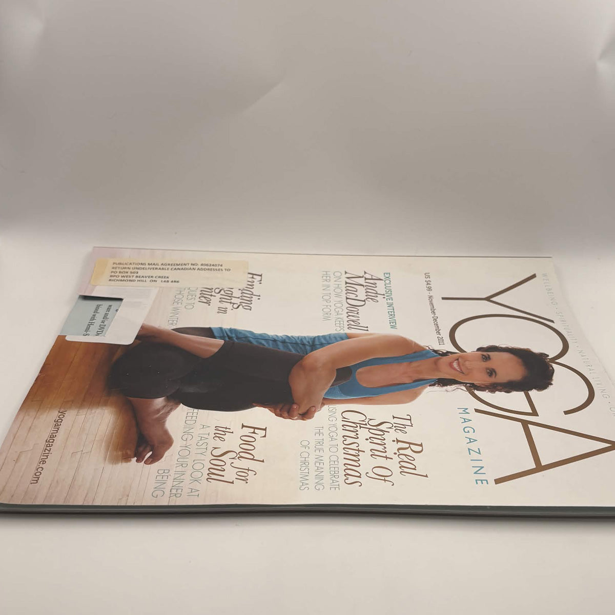 Yoga Magazine November–December 2011 – Andie MacDowell, Spirituality, Yoga & Wellness